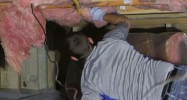 Crawl-space-fiberglass-insulation